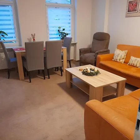 70 Qm Ferienwohnung Mit 2 Schlafzimmern Цвиккау Экстерьер фото